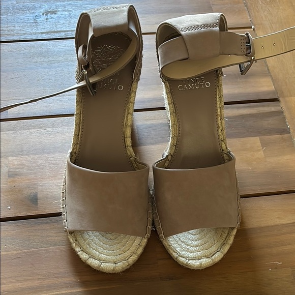 Vince Camuto Shoes - NWOB Vince Camaro espadrille sandals sz 8